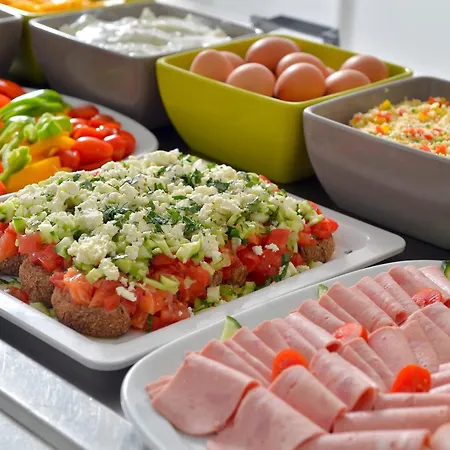 إيروتيل أكايا بيتش 4*