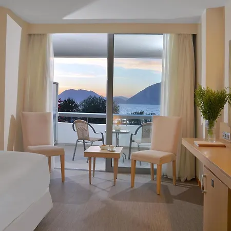 Hotell Airotel Achaia 4*