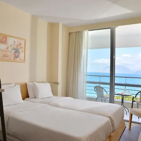 Airotel Achaia Hotell 4*