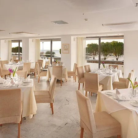 Hotell Airotel Achaia 4*
