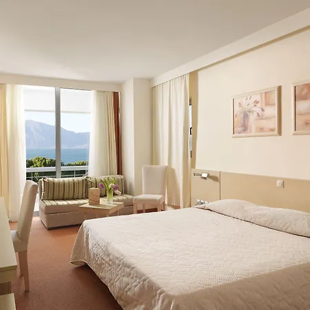 Airotel Achaia 호텔 4*