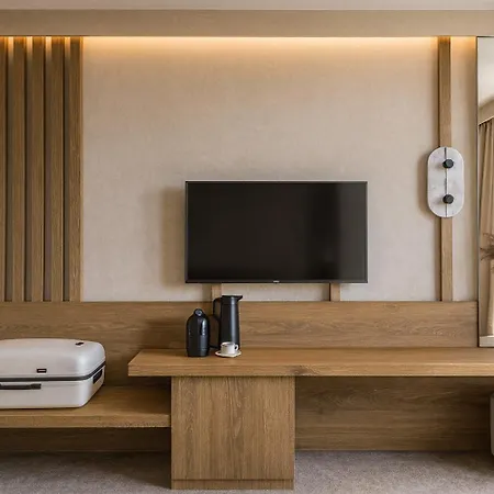 Hotel Airotel Achaia 4*
