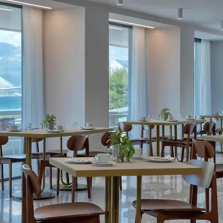 Отель Airotel Achaia 4*
