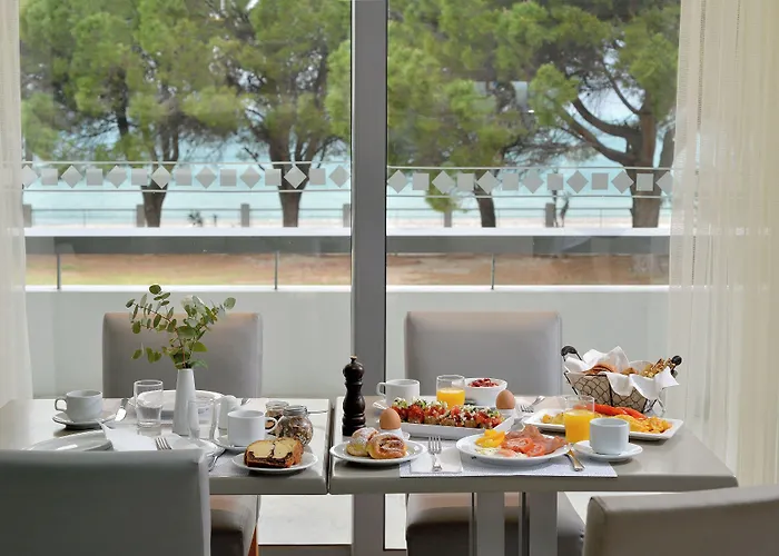 Airotel Achaia Hotell 4*